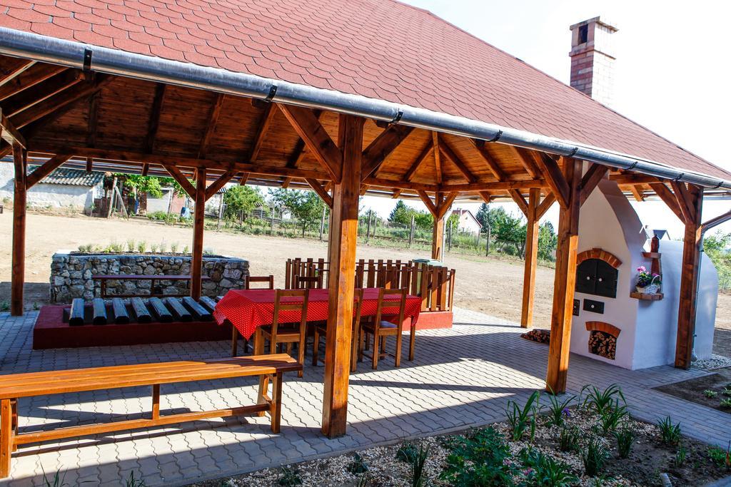 Katica Vendeghaz Hotell Tarcal Exteriör bild